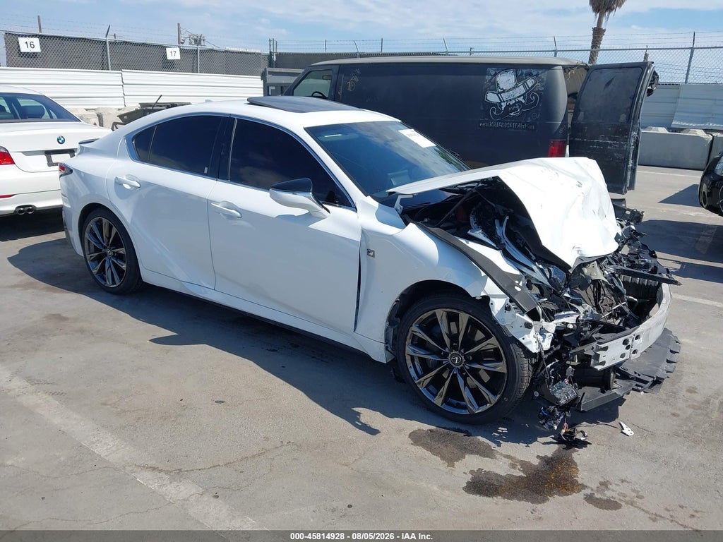Lexus IS 2023