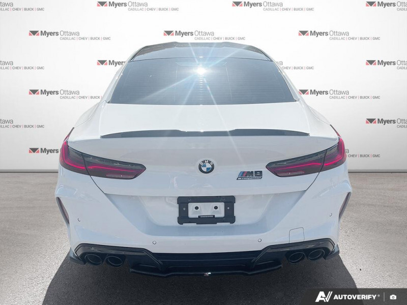 BMW M8 2022