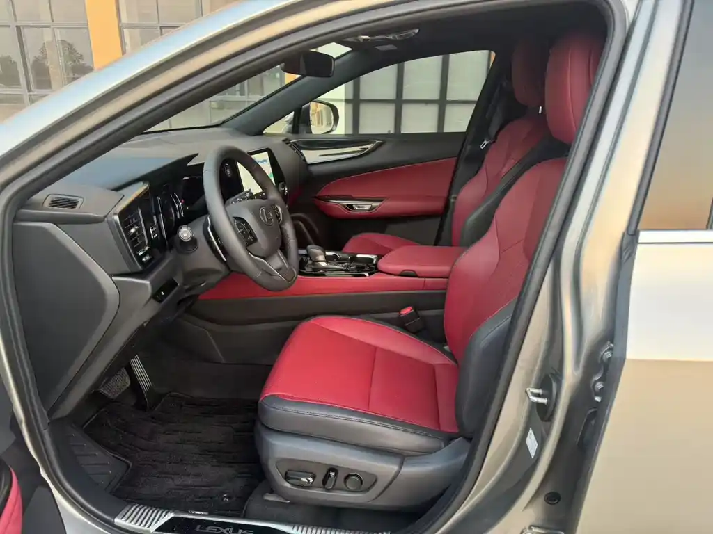 Lexus NX 2023