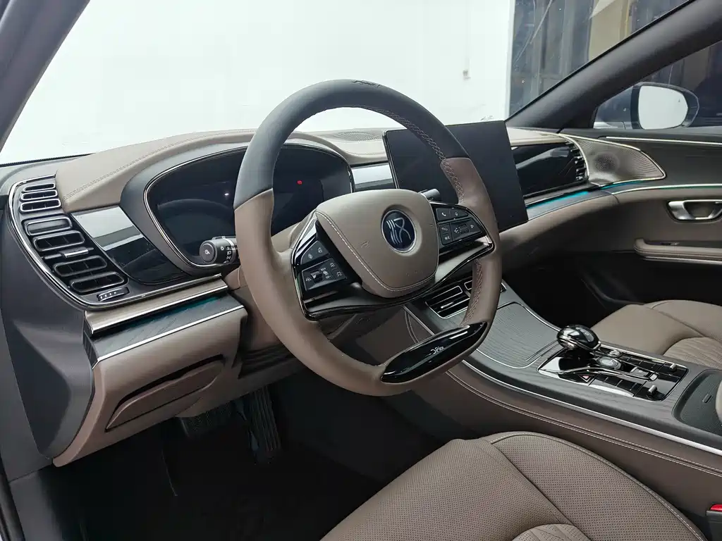 BYD Han 2024