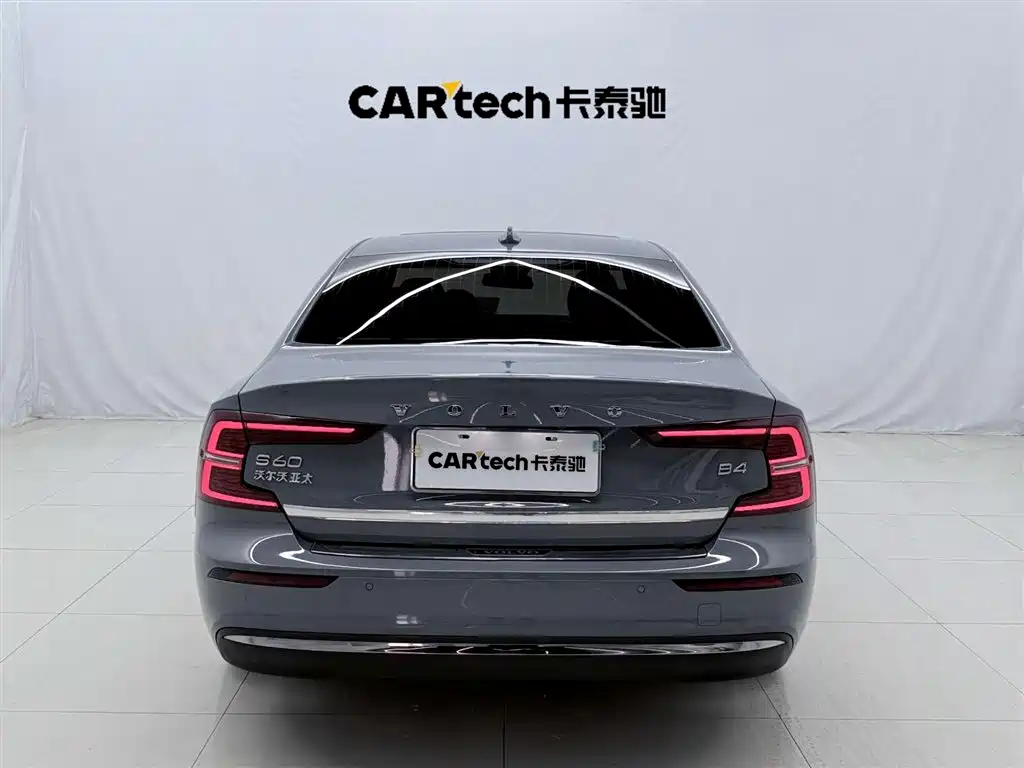 Volvo S60 2023
