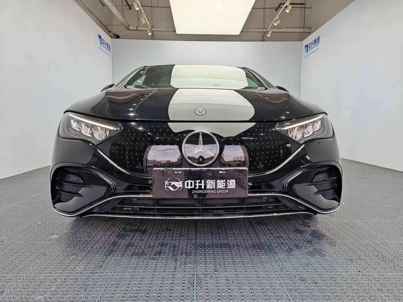 Mercedes-Benz EQE 2025