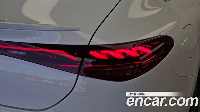 Mercedes-Benz EQE 2023