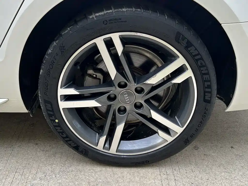 Audi A4 2021