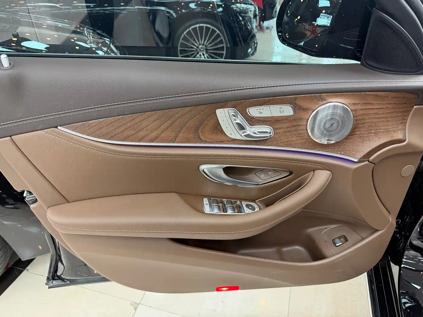 Mercedes-Benz E-Класс 2023