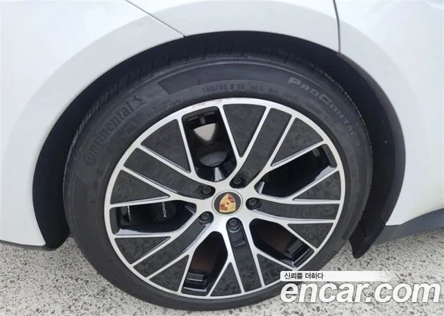 Porsche Taycan 2021