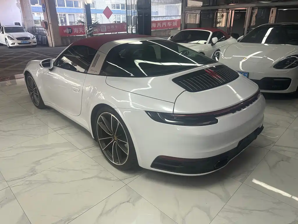Porsche 911 2021