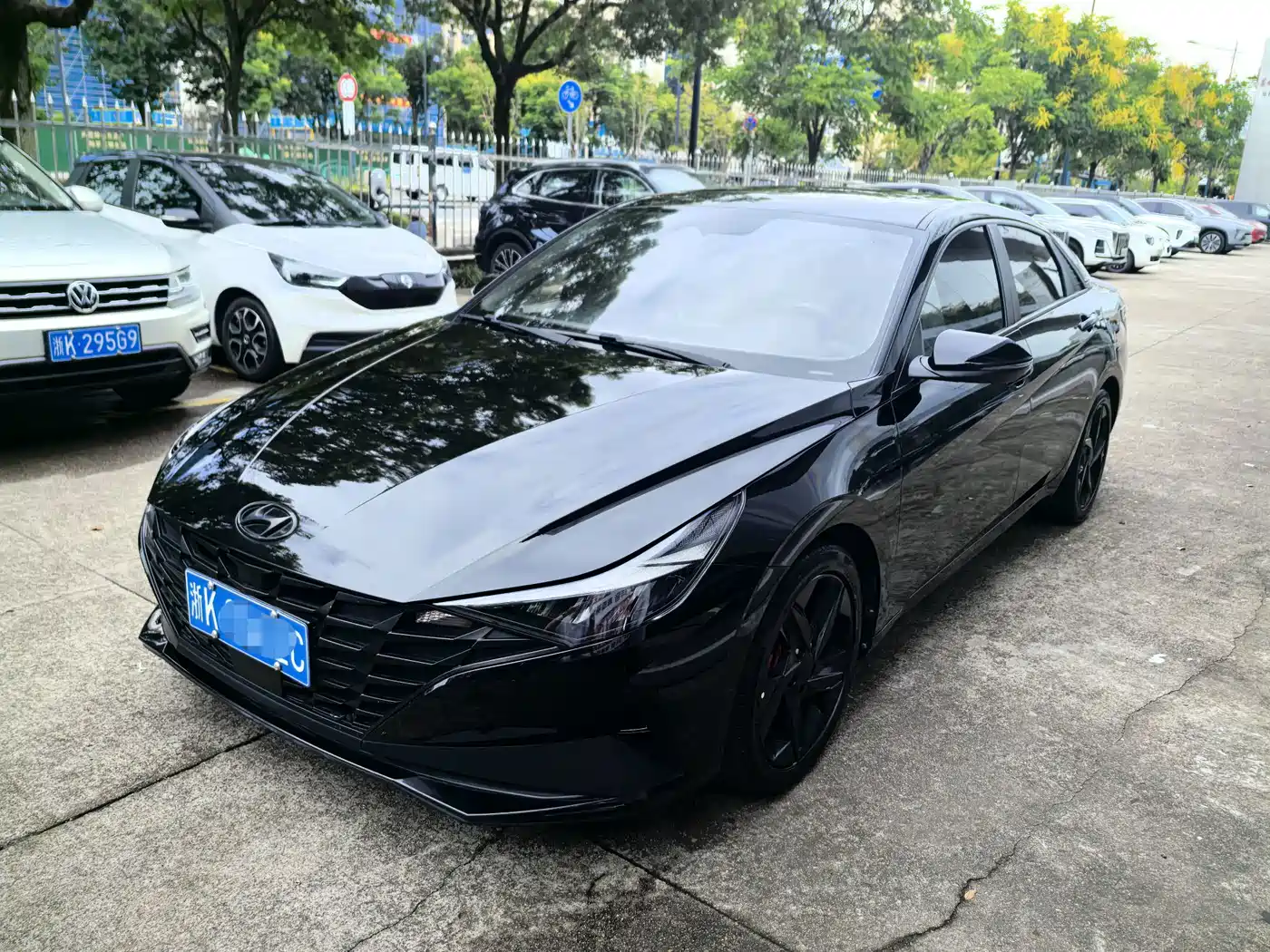 Hyundai Elantra 2023