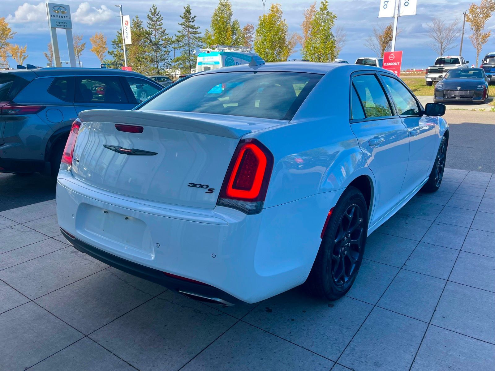Chrysler 300 2023