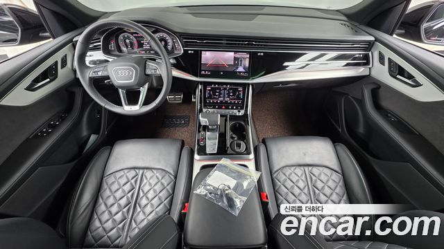 Audi Q8 2023