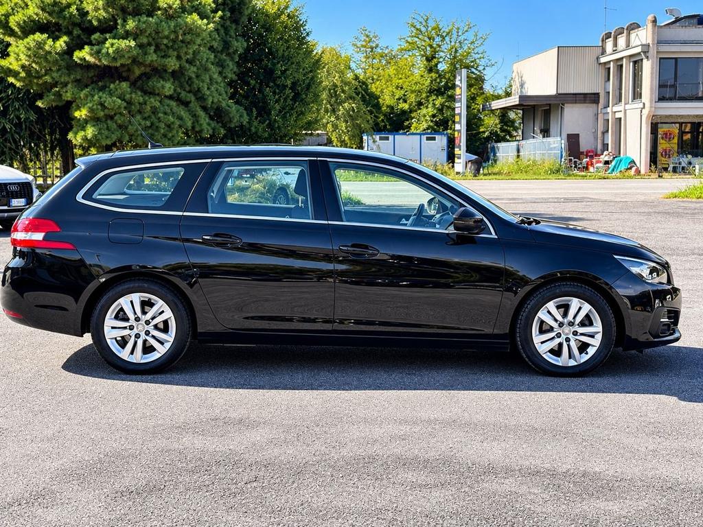 Peugeot 308 2021
