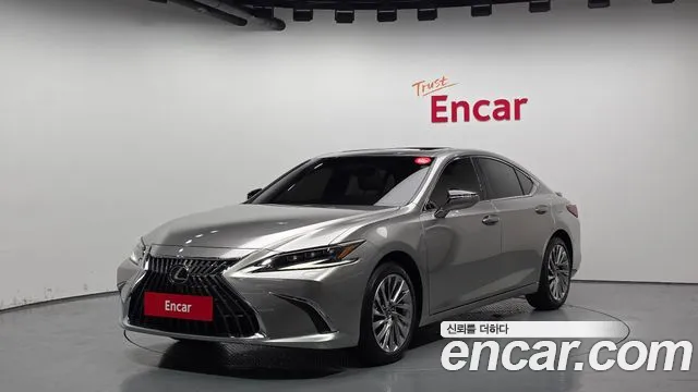 Lexus ES 2024