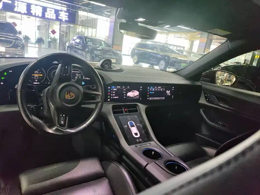 Porsche Taycan 2021