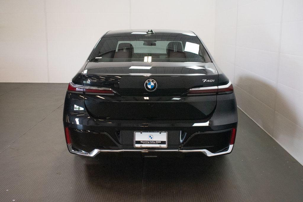 BMW 740 2026