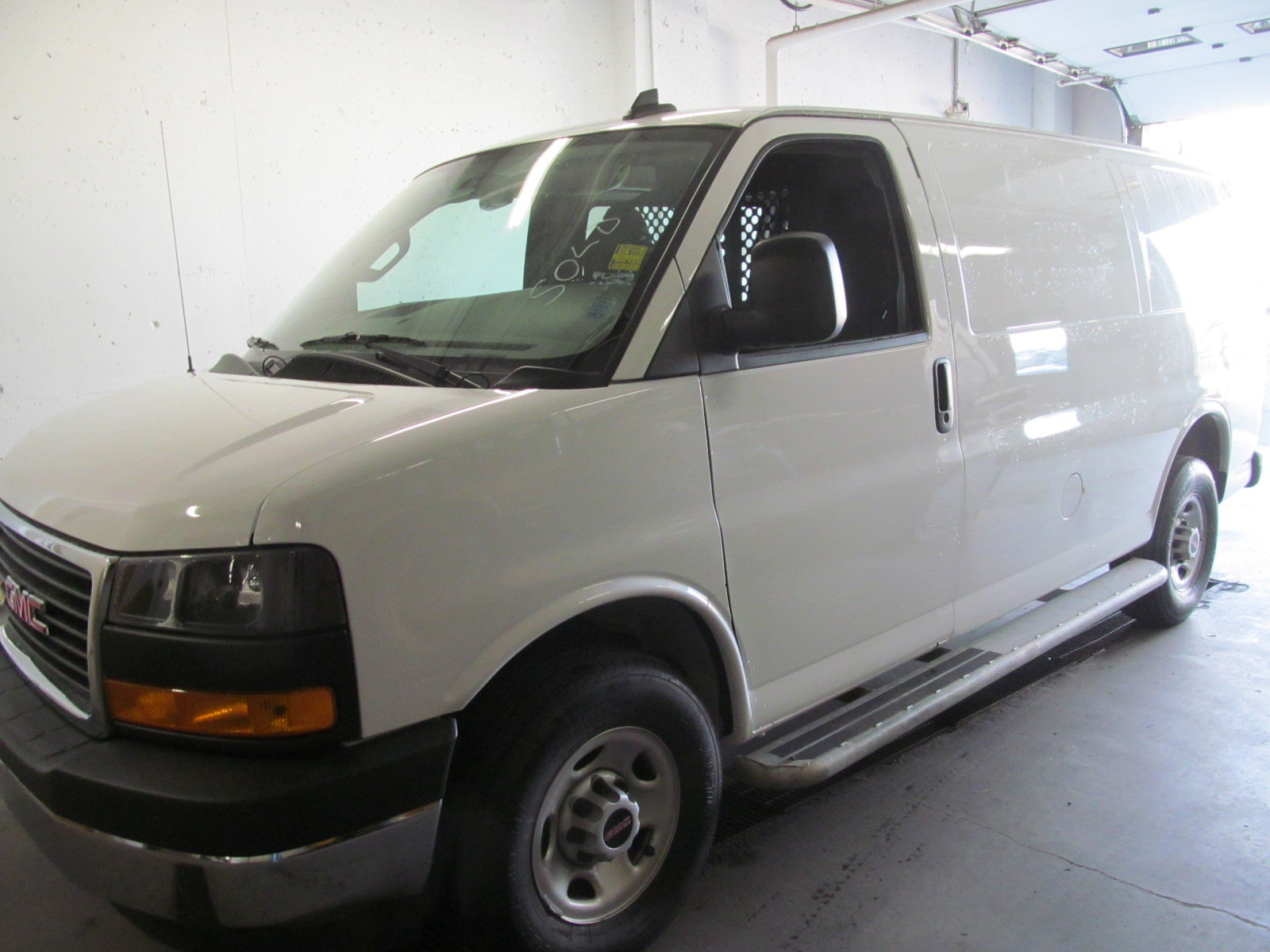 GMC Savana 2023