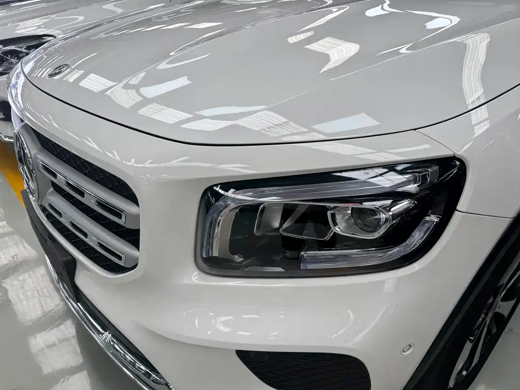 Mercedes-Benz GLB 2023