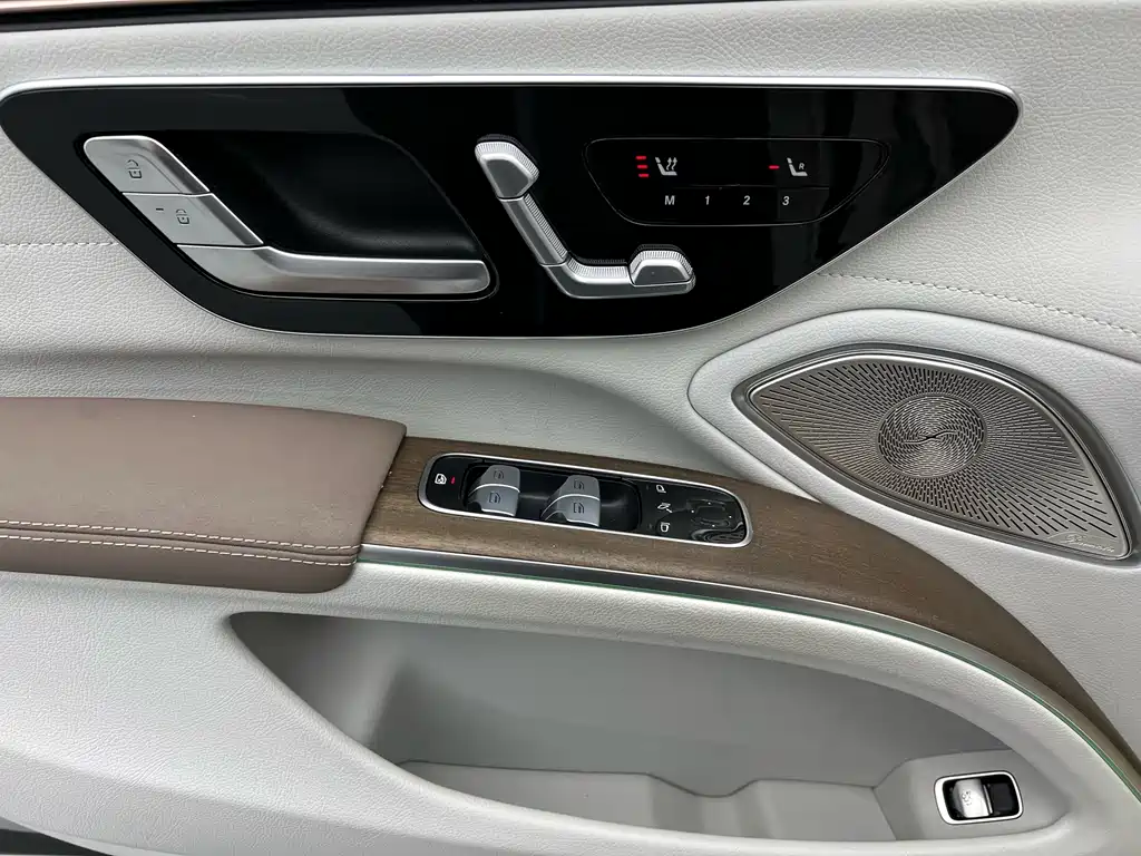 Mercedes-Benz EQS 2024
