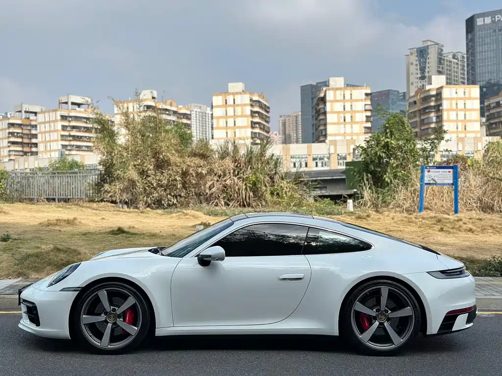 Porsche 911 2023