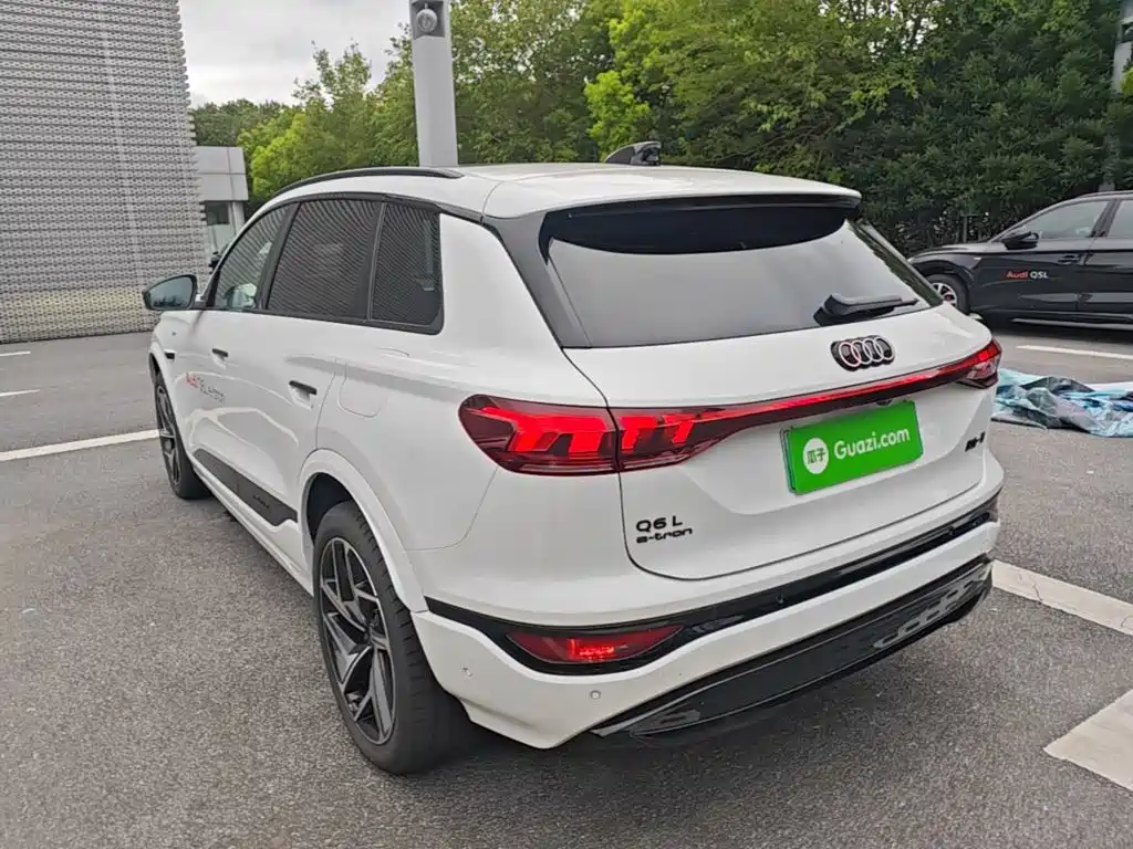 Audi e-tron 2025
