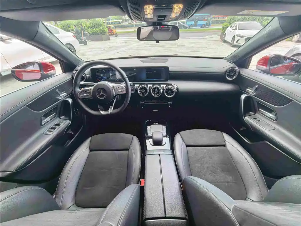 Mercedes-Benz A-Класс 2021