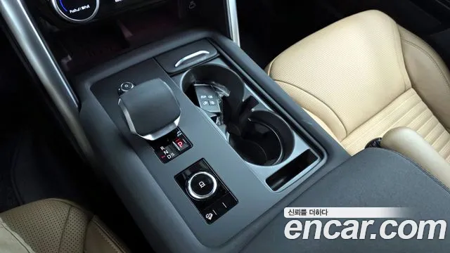 Land Rover Discovery 2025