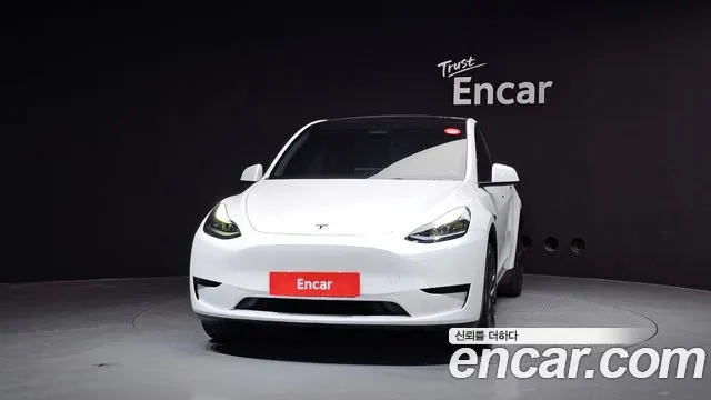 Tesla Model Y 2024