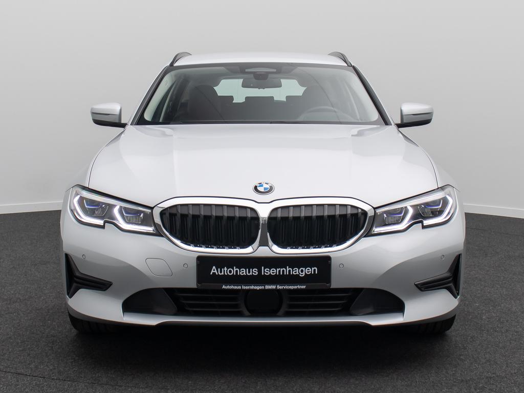 BMW 320 2021