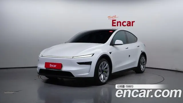 Tesla Model Y 2025