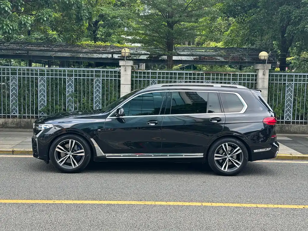 BMW X7 2022