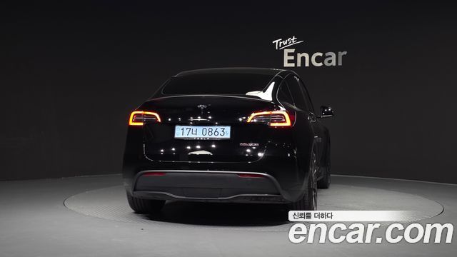 Tesla Model Y 2023