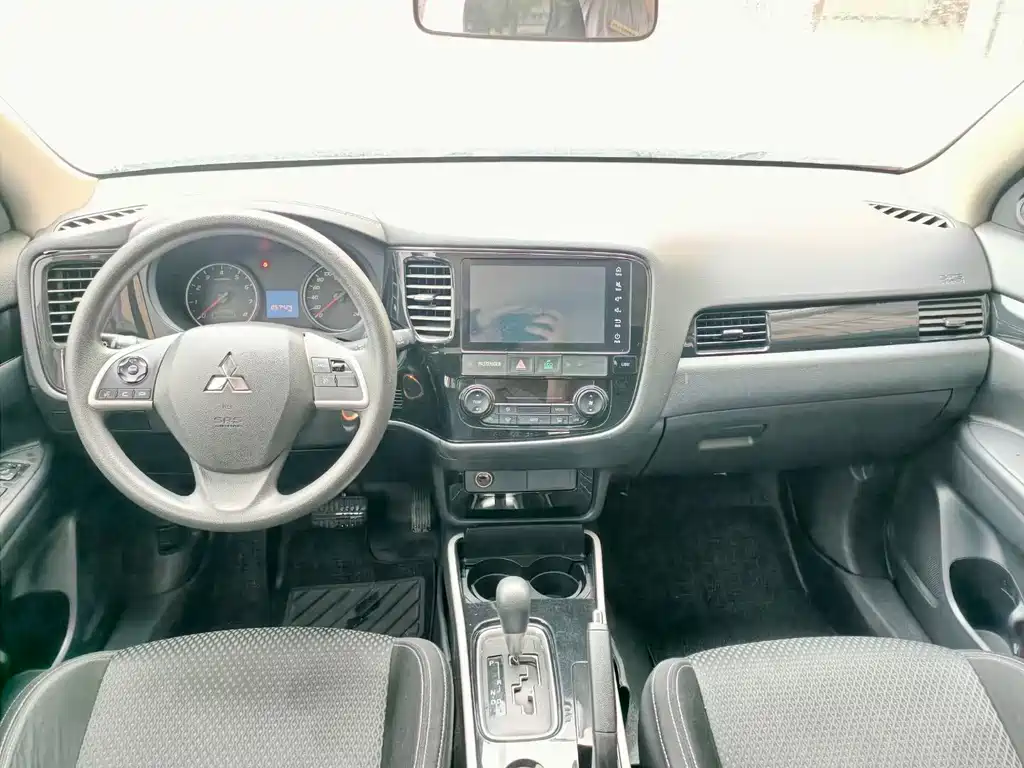 Mitsubishi Outlander 2021