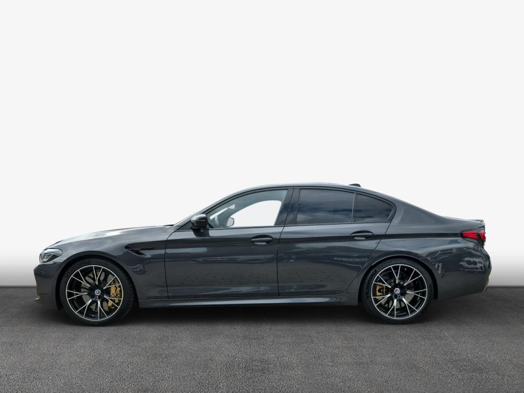BMW M5 2022