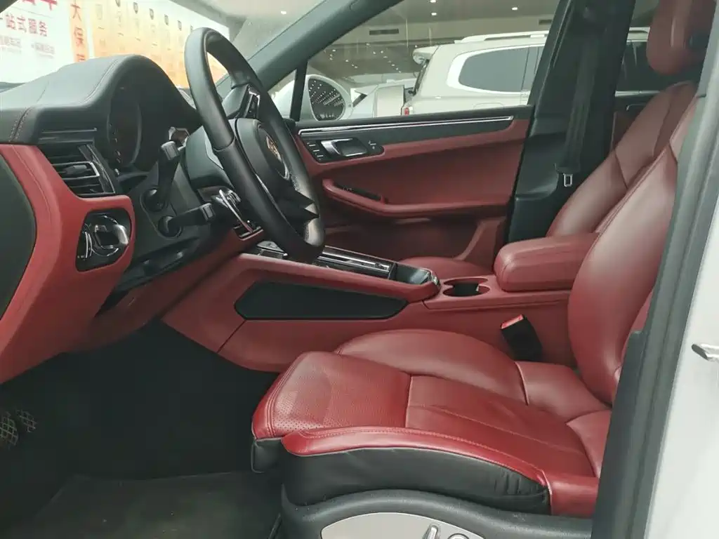 Porsche Macan 2024