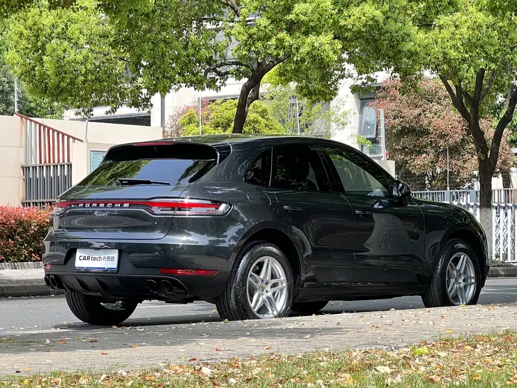 Porsche Macan 2021
