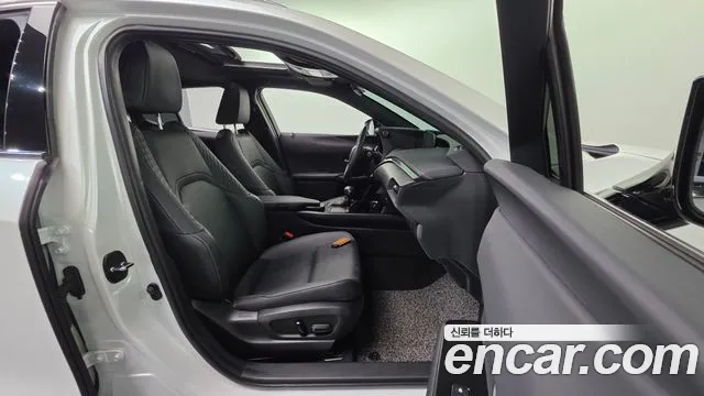 Lexus UX 2021