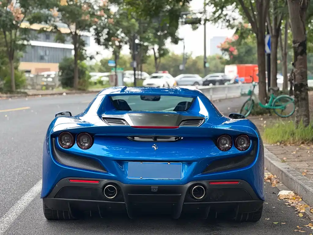 Ferrari F8 2021