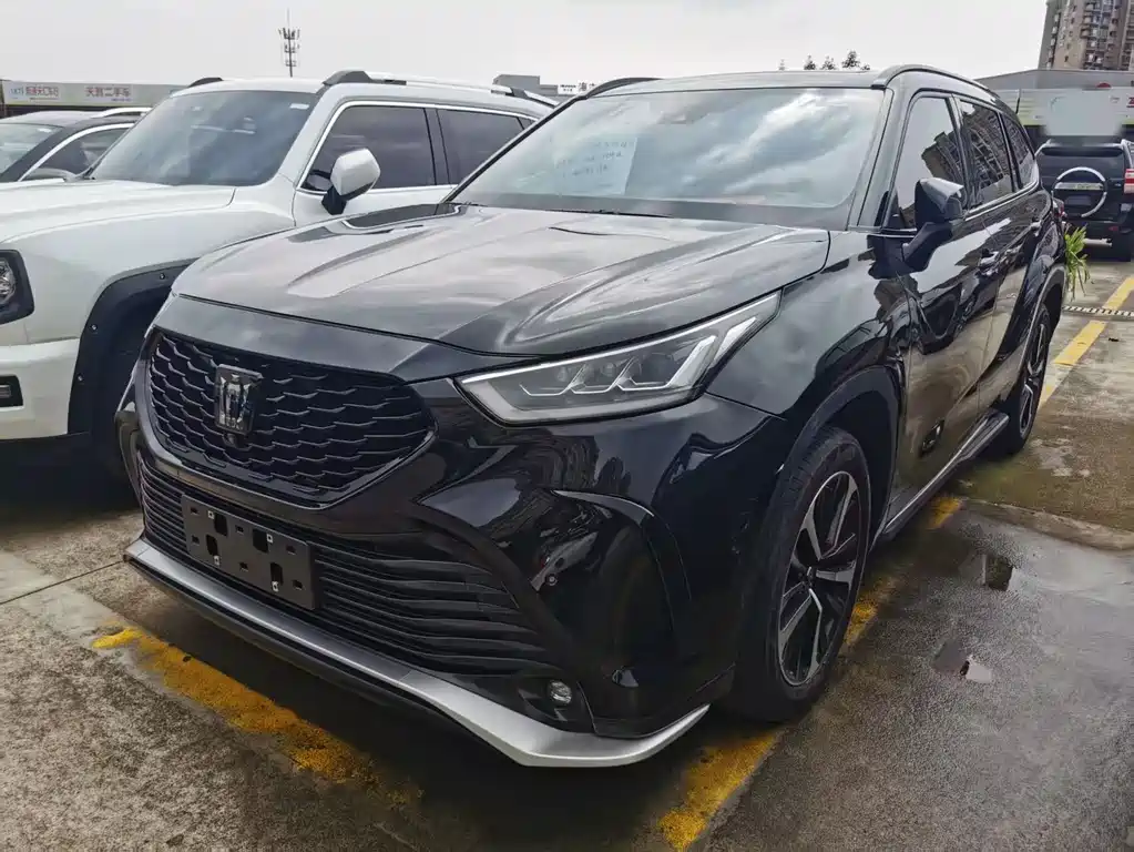 Toyota Crown Kluger 2022