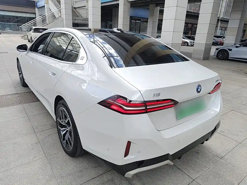 BMW i5 2024