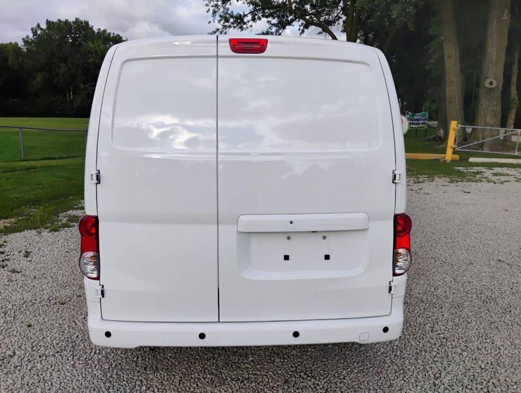 Nissan NV200 2021