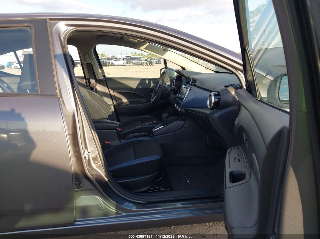Nissan Versa 2024