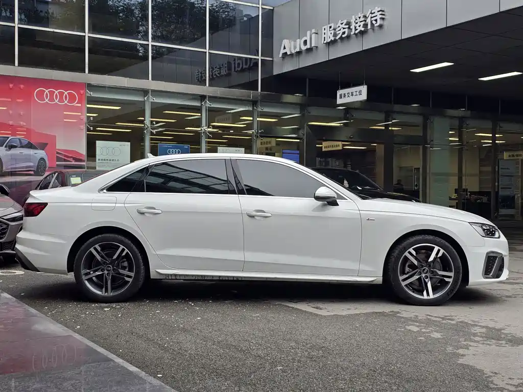Audi A4 2023