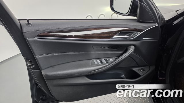 BMW 5 серии 2022