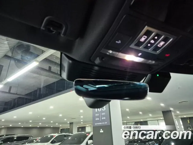 Land Rover Discovery 2025