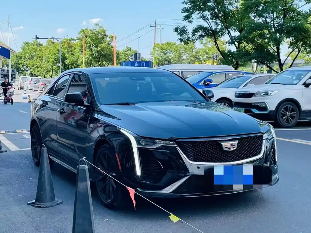 Cadillac CT4 2021