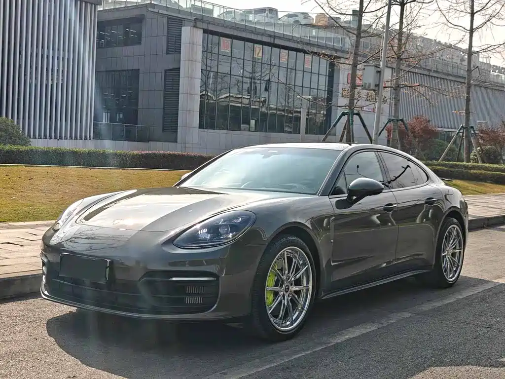 Porsche Panamera 2022