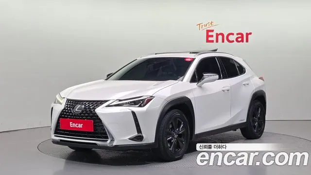 Lexus UX 2021
