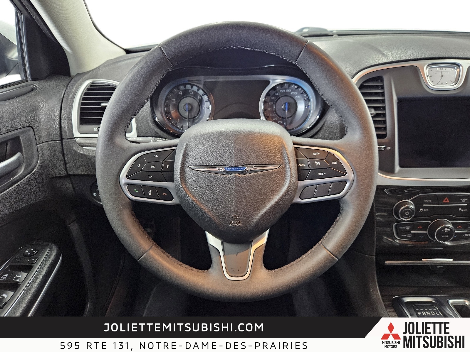 Chrysler 300 2022