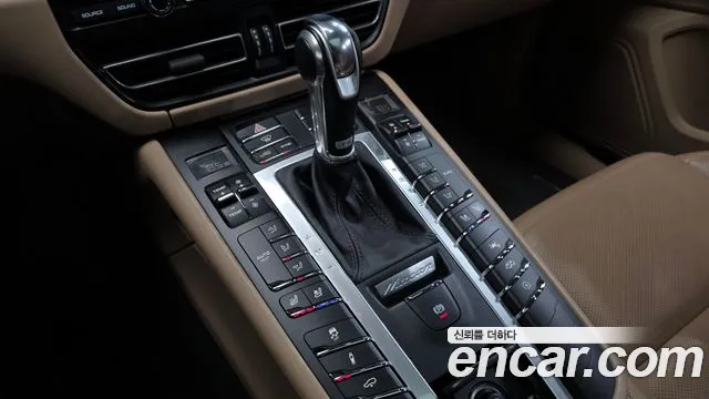 Porsche Macan 2020