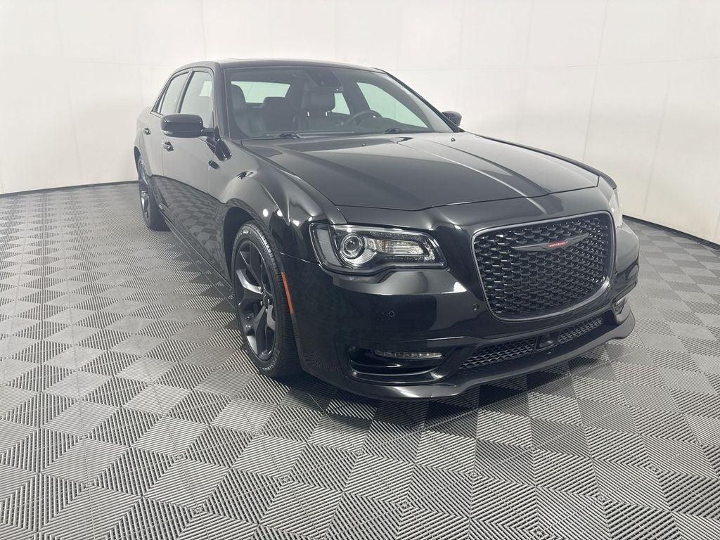 Chrysler 300 2023