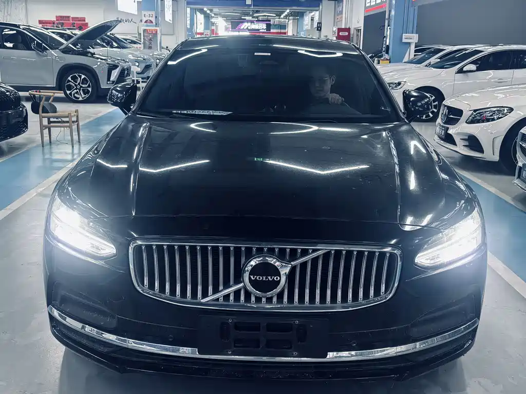 Volvo S90 2024